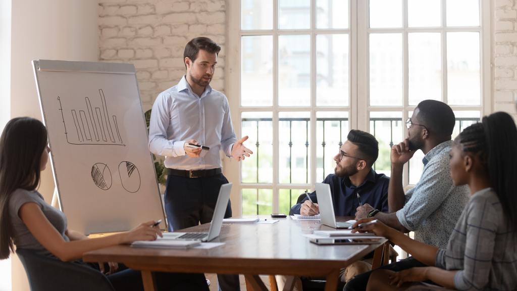 Reunião da equipe de trabalho. Como ser um bom líder